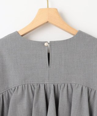 組曲 S 【KUMIKYOKU NAVY】ウーステッドライククロス フリルブラウス ミディアムグレー系