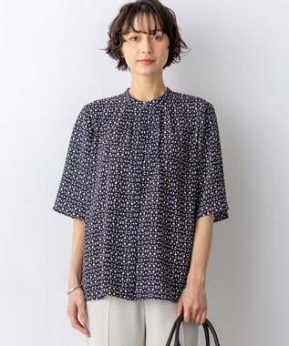 23区 【先行予約】カレイドスコーププリント バンドカラー ブラウス