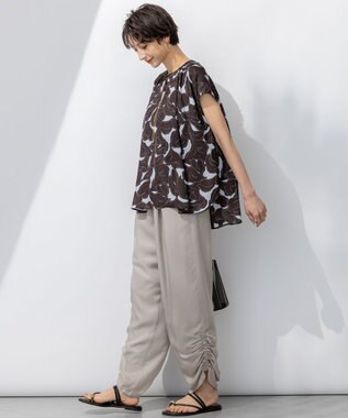 23区 【接触冷感/洗える】フィブリルツイル シャーリング パンツ ベージュ系