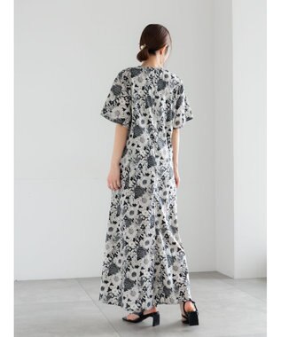 Te chichi 【LIBERTY FABRICS】Vネックフレアワンピース ブラック