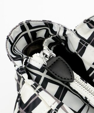 Y'SACCS 総柄プリントミニトートバッグ ブラック（チェック柄）