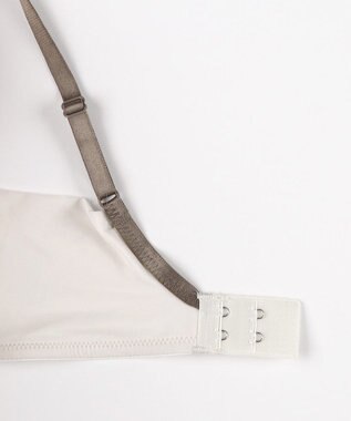 WACOAL 【ハグするブラ】 ブラジャー 体温を感知してカラダになじむ 谷間メイク 脇高設計 レディース BXB418 /ワコール アイボリー