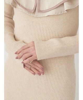 earth music&ecology パイピングフレアカラーニットワンピース Ivory