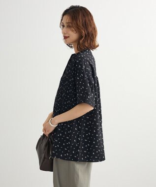 Green Parks マジョリカプリーツスキッパーブラウス Flower