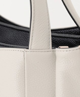 Y'SACCS シュリンクレザートート Mサイズ アイボリー