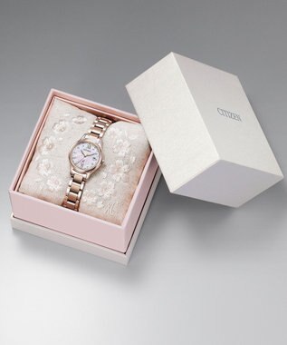 CITIZEN 【xC 30周年アニバーサリーモデル】「桜のフラワーボックス」をテーマにした光発電エコ・ドライブ電波時計 限定ウオッチ ES9498-77N サクラ色