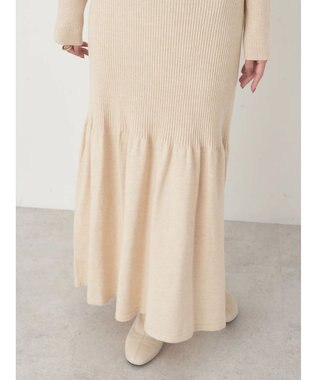 earth music&ecology パイピングフレアカラーニットワンピース Ivory