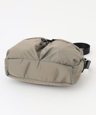 Y'SACCS ダブルポケットベーシックショルダー グレージュ