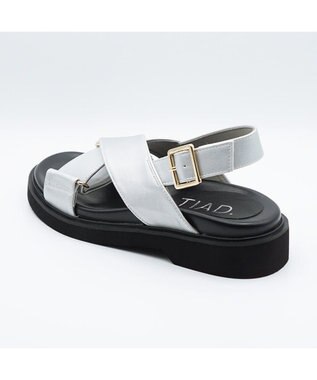 APOM クロスストラップサンダル シルバー