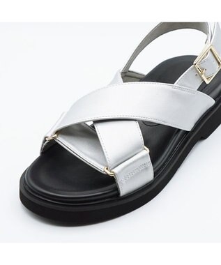 APOM クロスストラップサンダル シルバー