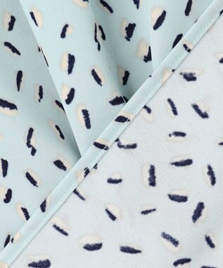 ANY SIS ジョーゼットフロントタック プルオーバー ライトブルー系幾何学柄