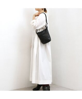 UNBILLION アトランタ ATLANTA / 牛革縦ミニショルダー ブラック