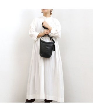 UNBILLION アトランタ ATLANTA / 牛革縦ミニショルダー ブラック