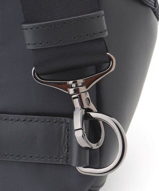 JOSEPH ABBOUD 【軽量/コンパクト】インターレースカルゼ ボディーバッグ グレー系