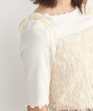 earth music&ecology ベロアリボンフェザービスチェ Ivory