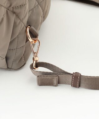 LA BAGAGERIE グリッドキルティングリュック グレージュ