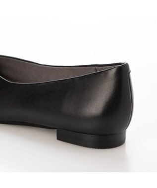 ing <ing>Vカットフラットパンプス ブラック