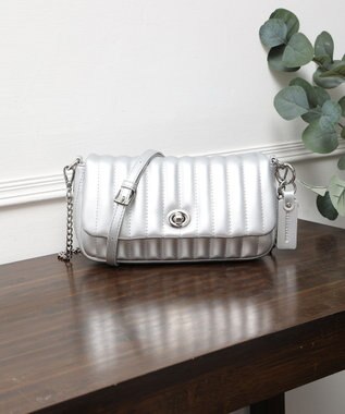 style code 【MERCURYDUO/マーキュリーデュオ】ストライプキルティング　フラップショルダーバッグ シルバー