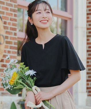 Tiaclasse 【おのののかさん着用】「サマケア」キーネックフレアスリーブトップス