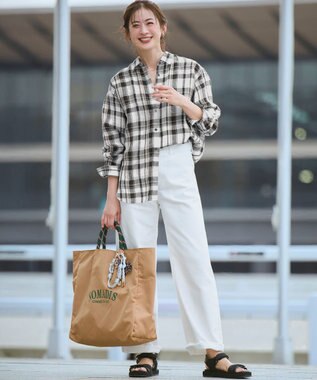 23区 【見上愛さん着用/Oggi掲載/接触冷感】23区DENIM サマー ストレート ワイド パンツ ホワイト系