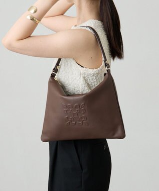 russet エンボスモノグラム ソフトレザーショルダーバッグ(CE-1547) D.Brown