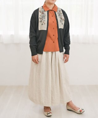 muuc 〈細番手の高級綿糸コットンコーマ糸〉〈洗練された繊維だけを残した滑らかな肌触り〉スミレ押し花刺繍のカーディガン グレー