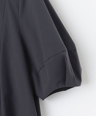 UNFILO 【撥水/シワになりにくい】FINE MOVE ランタンスリーブワンピース チャコール