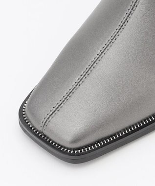 組曲 スクエアトゥショートブーツ シルバー系