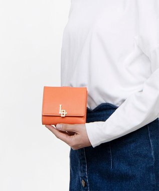 LANVIN en Bleu エルヴィー 内BOX財布 サーモンピンク