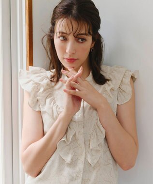 Tiaclasse 【新色追加・洗える】花柄フリルシャツブラウス ベージュ