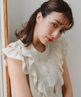 Tiaclasse 【新色追加・洗える】花柄フリルシャツブラウス ベージュ