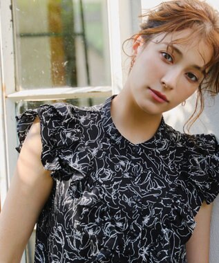 Tiaclasse 【新色追加・洗える】花柄フリルシャツブラウス ブラック