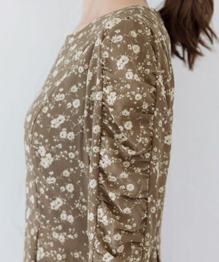 Tiaclasse 【洗える】ギャザースリーブ花柄ワンピース モカ