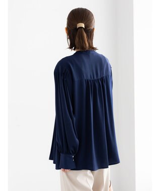 Te chichi プリーツサテンブラウス ネイビー