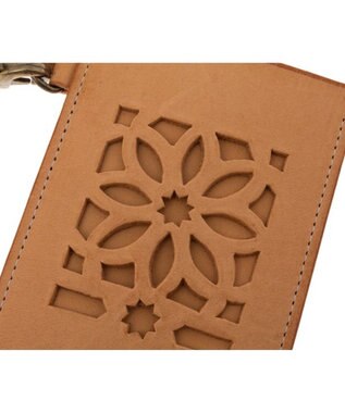 genten カットワーク パスケース ヌメベージュ