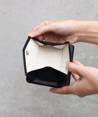 FOLNA RD ソフトレザー・ホイルレザー エンべロープ二つ折り財布 ブラック