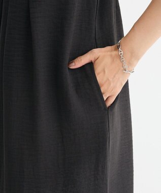 Green Parks 接触冷感麻調ゆったりサロペット Black