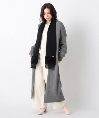 MOONBAT 【WEB限定】フルラ (FURLA)エコファー付きマフラー 無地×キルト風 ウールマフラー ロゴプレート付き ブラック