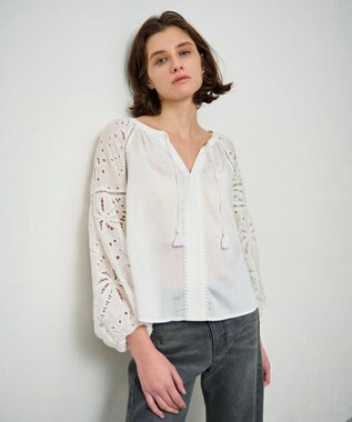  ヤシ柄カットワークトップ