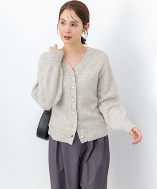 組曲 【加藤ローサさん着用 / 前後着用可】スパンコールヤーン カーディガン ライトグレー系
