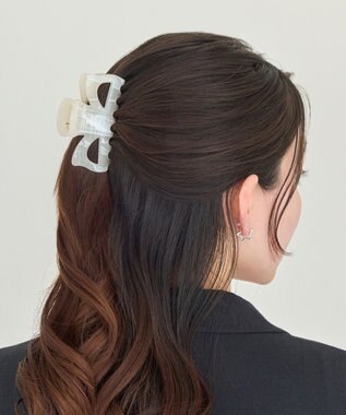 Phoebe <オンワード限定セット>【痛くないシリーズ】マーブルカラーバンスクリップ×ラインストーンパールフロートライトフィットイヤリング ホワイト