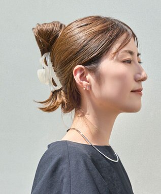 Phoebe <オンワード限定セット>【痛くないシリーズ】マーブルカラーバンスクリップ×ラインストーンパールフロートライトフィットイヤリング ホワイト