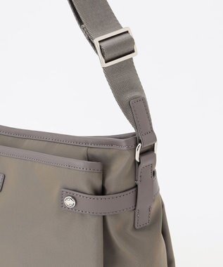 LA BAGAGERIE 【撥水ナイロン】ベーシックショルダー グレージュ
