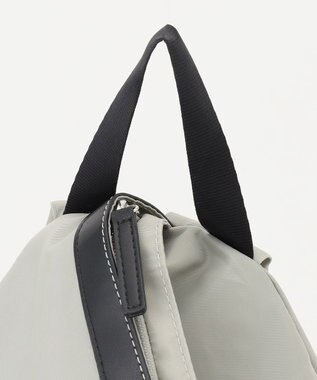 LA BAGAGERIE トライアングルリュックサック ライトグレー