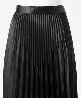 23区 【エステータ】シャイニーサテン プリーツスカート ブラック系