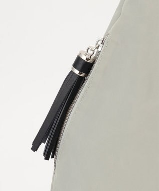 LA BAGAGERIE トライアングルリュックサック ライトグレー