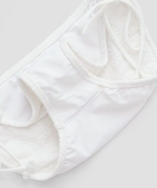 San-ai Resort（三愛水着楽園） 軽い着け心地でしっかり盛れる【楽盛り水着】　フリルワイヤービキニ　9M・11L　【San-ai Resort（サンアイリゾート）】 ホワイト