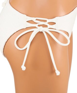 San-ai Resort（三愛水着楽園） 軽い着け心地でしっかり盛れる【楽盛り水着】　フリルワイヤービキニ　9M・11L　【San-ai Resort（サンアイリゾート）】 ホワイト