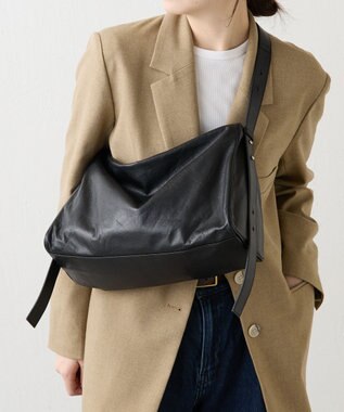 russet トライアングルショルダーバッグ(CE-1675) Black