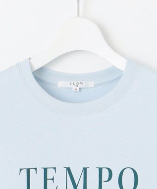 23区 【SLOW/一部店舗限定】MVSコットン  ロゴTシャツ サックスブルーxグリーンロゴ